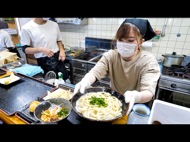 Lively wife supporting the owner! Udon noodle shops that open at 6:30 a.m. are very popular.