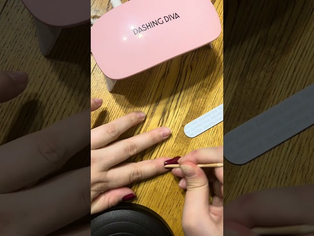 Do my nails with me!