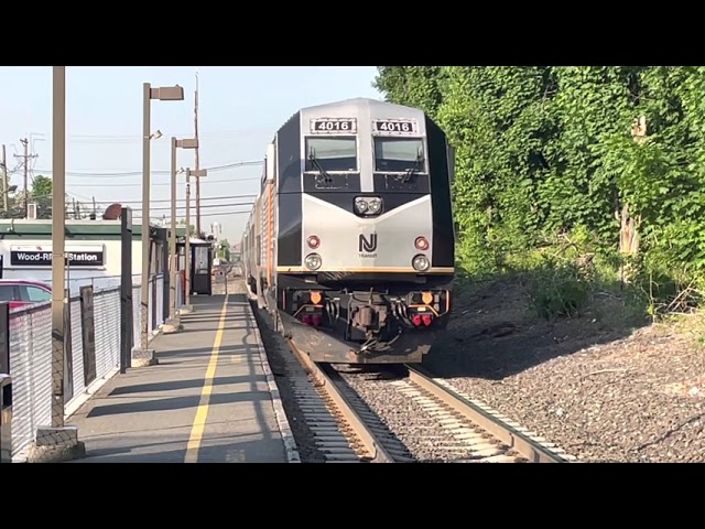 A beautiful Sunny Day at Pascack Valley Line ft. NJT 4210 EMD GP40PH-2B