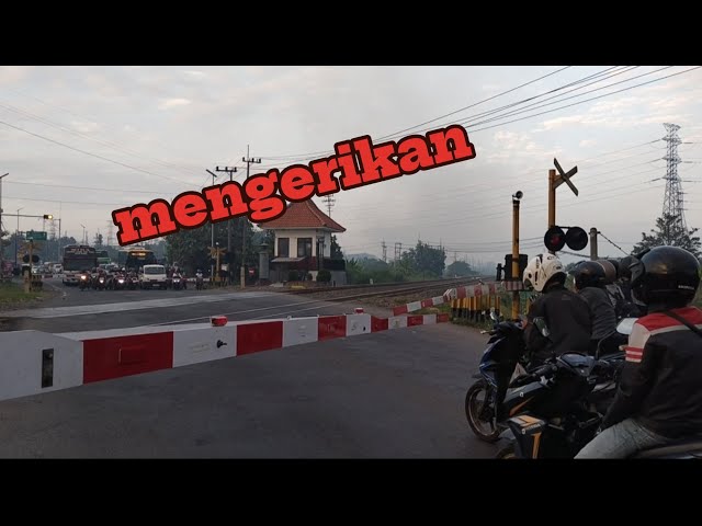 Mengeriikan!!! detik-detik kejadian di rel kereta api #videoviral #keretaapi #videoshort