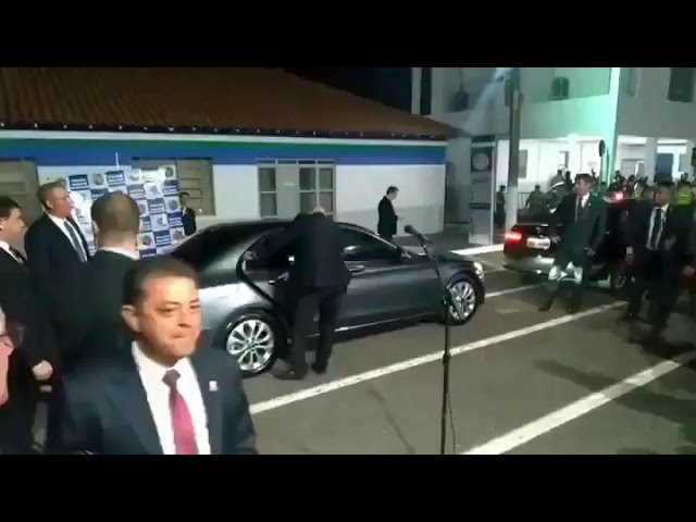 Video completo do Jair Messias Bolsonaro fugindo da entrevista