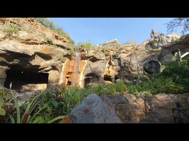 Disney Hollywood Studios Galaxy's Edge Rise of The Resistence Entrance Part 1 3D EVO 180 VR 4K