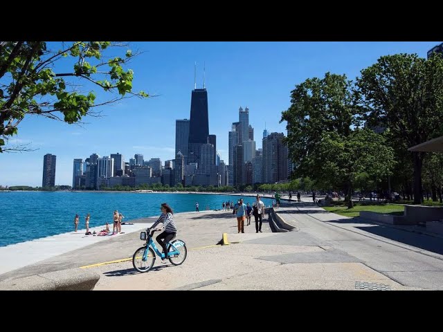 Windy Day at Chicago Lakefront Trail | 4K HDR