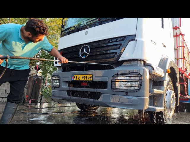 Deep cleaning dirty truck pressure washing 🚛🪣🫧 #truckwash #asmr #satisfying