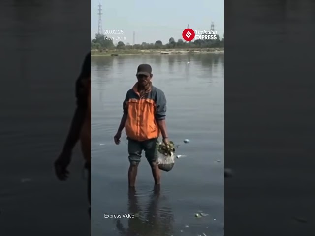 Delhi: Yamuna Clean-Up Kicks Off Amid Workers Without Gear, Raising Safety Concerns | Ground Report