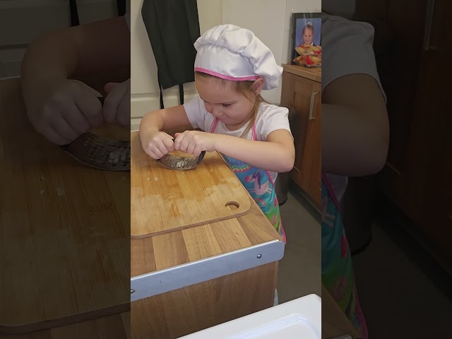 My Daughter wants to start aa daddy and Lily channel??? #shorts #baking #children