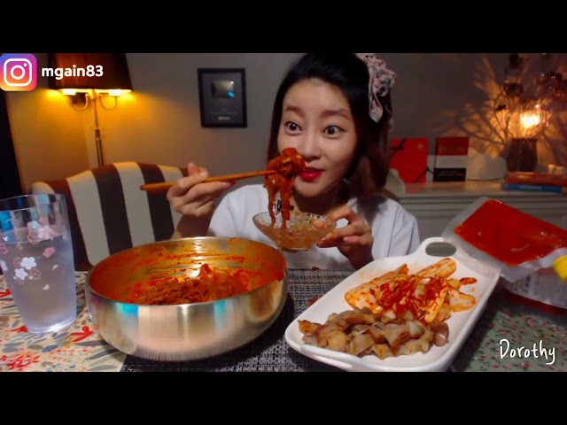 Spicy Noodles Mukbang