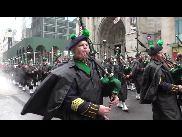 St. Patrick's Day Parade~NYC~2022~Emerald Society NYPD Pipes and Drum  Band~NYCParadelife.com