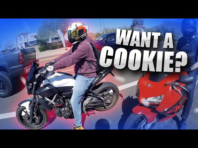 We Brought a Bucket of Cookies to Dutch Bros Employees! [Motovlog 344]