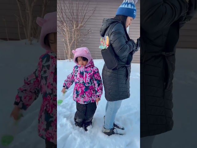 Baby brother stops her from stealing lollipop 🤣😱👧🏻❤️👩🏻