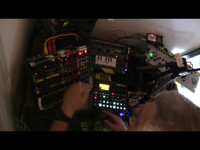 Sequencer Cascade: x0xb0x sequened by Zaquencer driven by Digi 1.11 through Sherman Filterbank