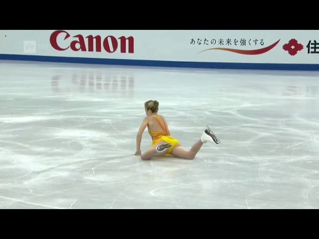 Ashley Wagner falls on her butt then bellyflops