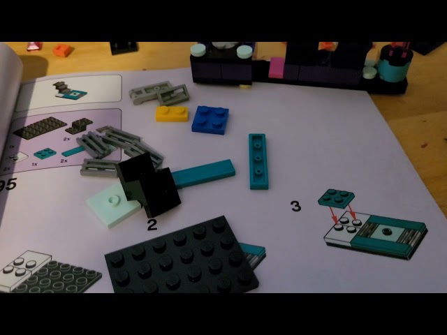 Unboxing/Building: VIDIYO Music Video Maker Lego Set (part 3)