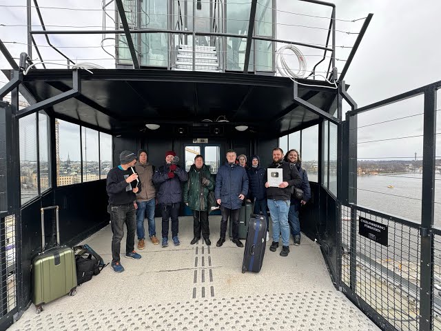 Setting a record! 9 Elevator enthusiasts film 1 Elevator together!