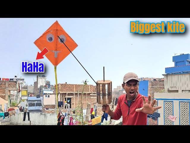 Flying Biggest kite from rooftop but fail ❌️.|| Kite fighting || Kite flying 2024. #kite #patang