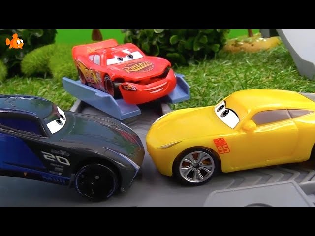 Cruz & Storm Toys - RACING CAR SCHOOL - Lightning McQueen gets SICK! - Toy Cars Videos for kids