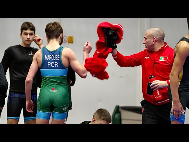 U17 Matvei Vaisman (FIN) vs Billy Marques (POR) 55kg. Greco-roman boys youth wrestling.