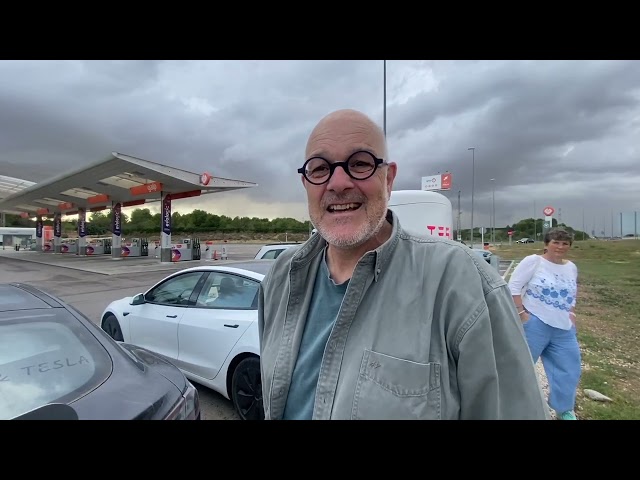 Tesla Supercharger Valencia Torrent (Spain) - important but way too small.