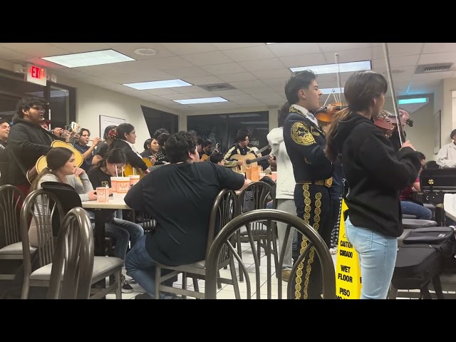 TOTALLY TEXAS: See what happens when 2 Texas high school mariachis meet up at a Whataburger 🔥🔥