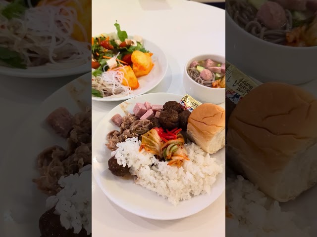 Food at HNL United Club #united #fly #hellofood #foodclub #justfood #foodienation #foodhunt