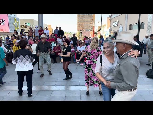 El  famoso baile en #laliber  de Chihuahua❤️y sus bailadores💃🕺 @musicalmilagroofficial 🎹