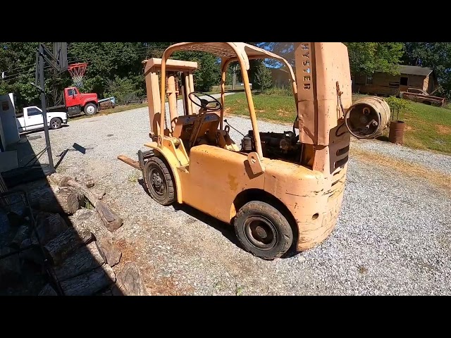 Can anyone help me figure out some things about this Vintage Hyster forklift