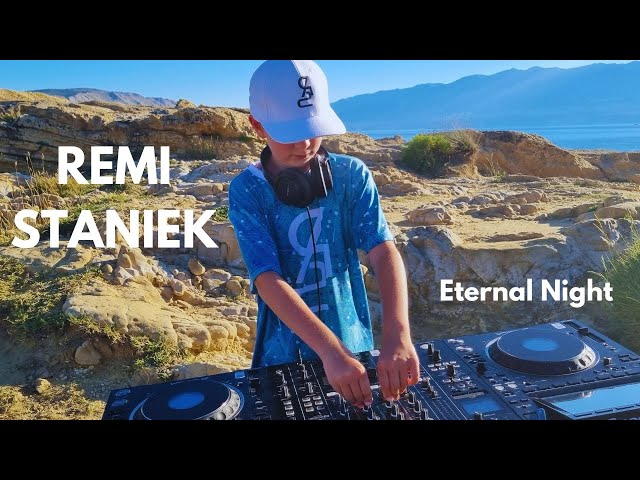 REMI STANIEK – Eternal Night [Official Music Video] | Best Tech House & Electronic Music