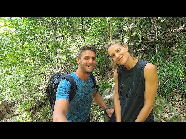 CAPE TOWN VLOG! (HIKING SKELETON GORGE) | 07-12-2019