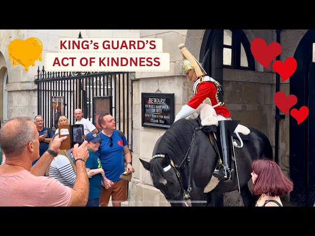 The King’s Guard’s Heart Warming Act Of Kindness For A Special Child