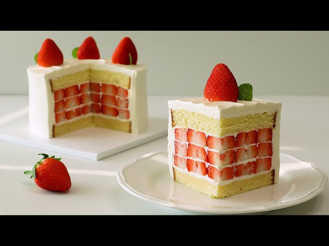 3-Layer Strawberry! Strawberry Bomb Strawberry Cake Recipe (Artistic Cake Section Tips)