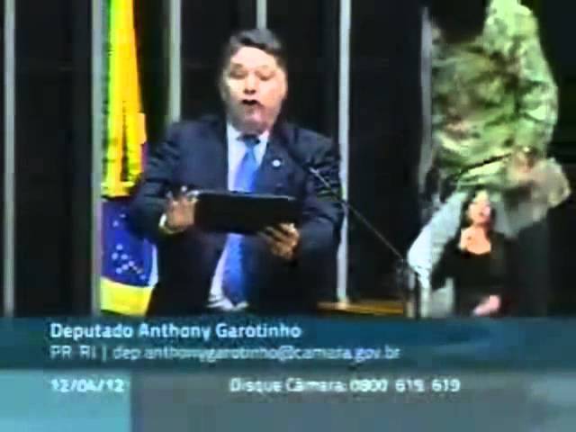 Garotinho discursa sobre tragédia de Teresópolis