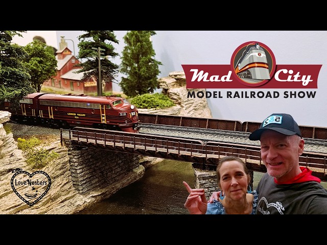 Full tour of one of the BEST Model railroad shows in the Midwest