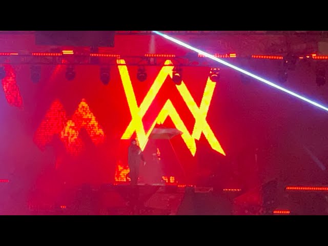 Alan Walker || On my way & Faded LIVE on Stage Shillong