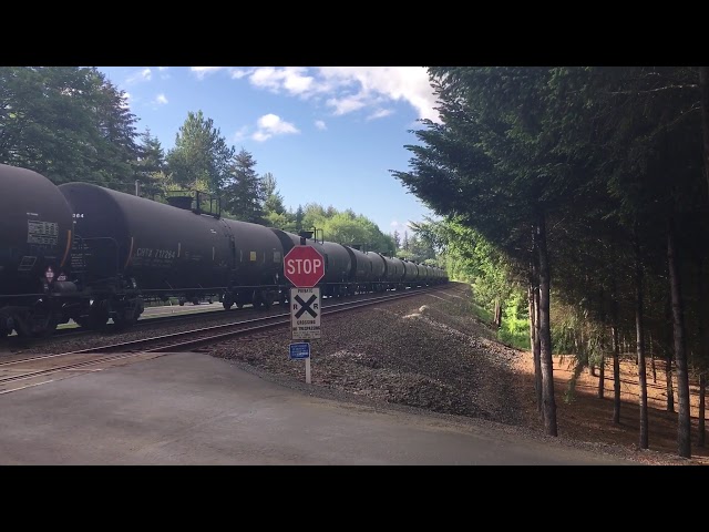 Railfanning North of Castle Rock, WA