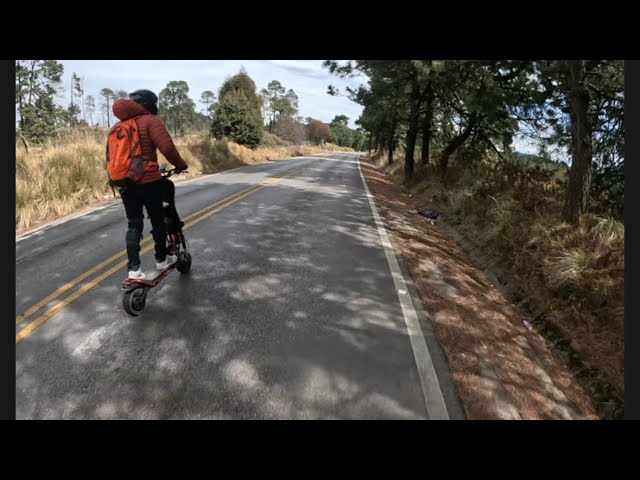 En scooter eléctrico por carretera de Tres Marias a Parres alcanzamos 130 km/hr 🥵