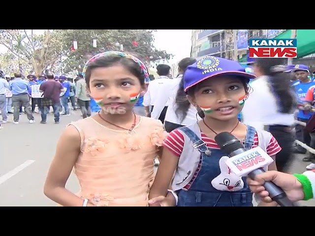 Cricket Fever Hits the Youngest Fans! Live Match Excitement