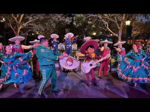 FIRST SHOW: A Musical Christmas with Mariachi Alegría de Disneyland & Miguel