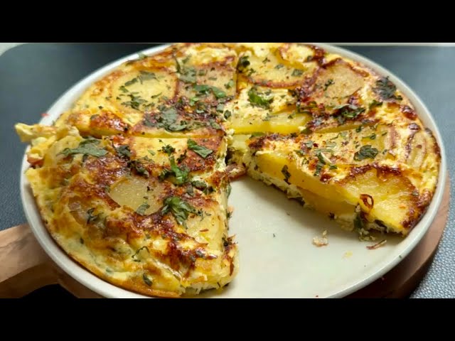 My mum taught me this dish! Easy and delicious potato recipe for breakfast and dinner.