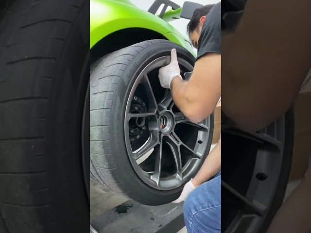 How to remove Center lock wheels on a 911 GT3!