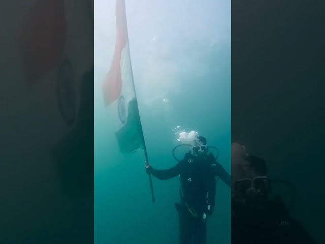 Scuba Divers Unfurl National Flag|Underwater On Republic Day #scubadiving #republicday2025||