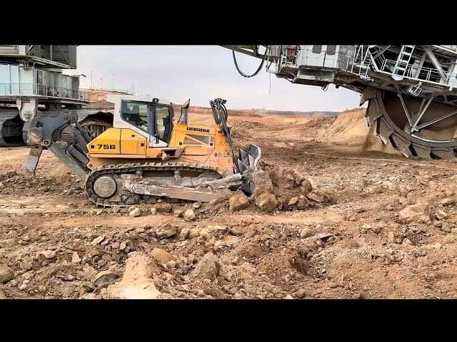 LIEBHERR 756 DOZER CRASHES_DOZER SHEARS SOIL AND ROCKS FOR THE ENERGY AND FUEL THAT PEOPLE NEED