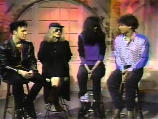 Interview Joey Ramone & Deborah Harry, MTV (1990)