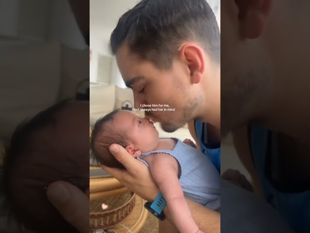 Newborn baby in dad’s arms 💝 Happy Babies Kidz View 💕 ‎#HappyBabiesKidzview 