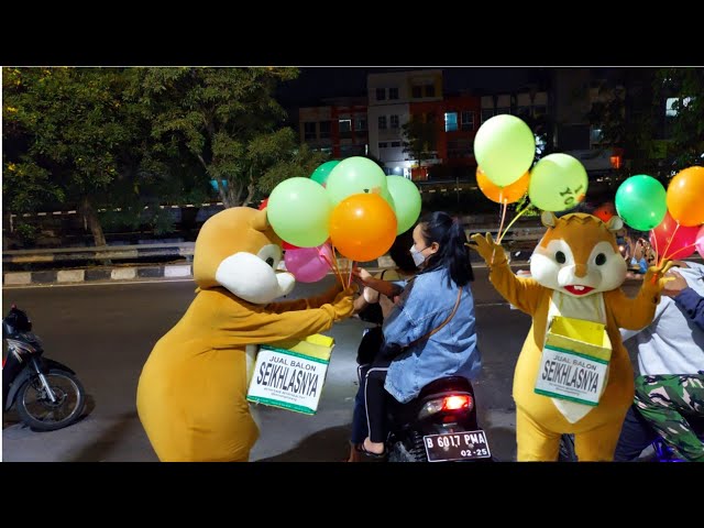 Badut Lucu Karakter Kelinci Berbagi Balon Warna-warni -!!Lagu Balonku Ada Lima -!!Lagu Terpopuler