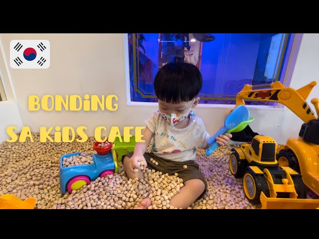 Family Time at Kids Cafe