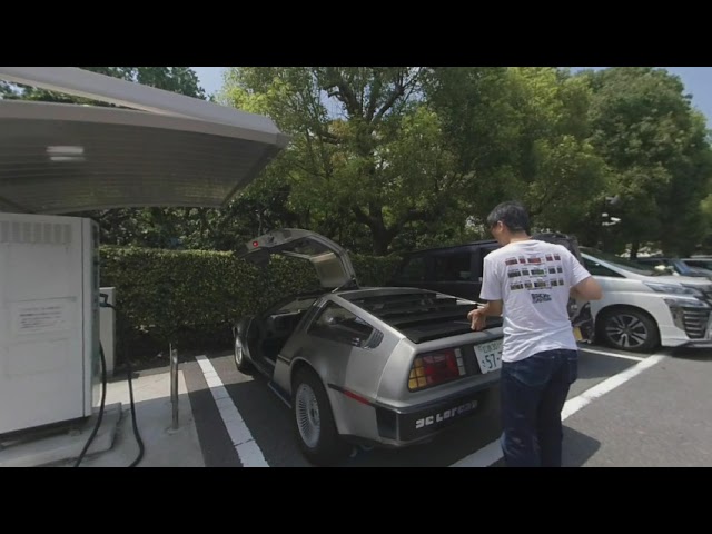 Charging Electric DeLorean / EVデロリアンを充電