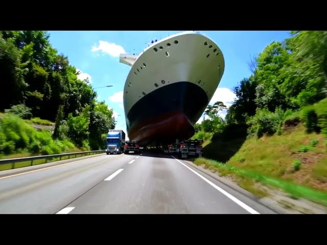 A GIANT FLOATING ON THE ROADS: A 300-METER SHIP CARRIED ON LAND!