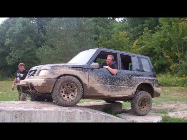 Flexing out Suzuki Sidekick 4x4