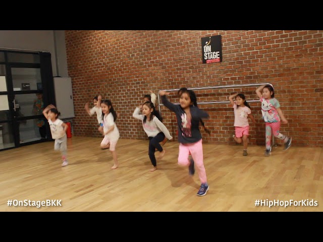 Con Calma - Daddy Yankee Feat. Snow | Hip Hop for Kids | OnStageBKK