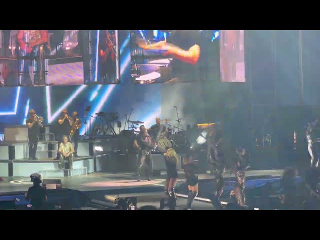 Robbie Williams live “jump on board -Kids” castillo Sohail FUENGIROLA Spain